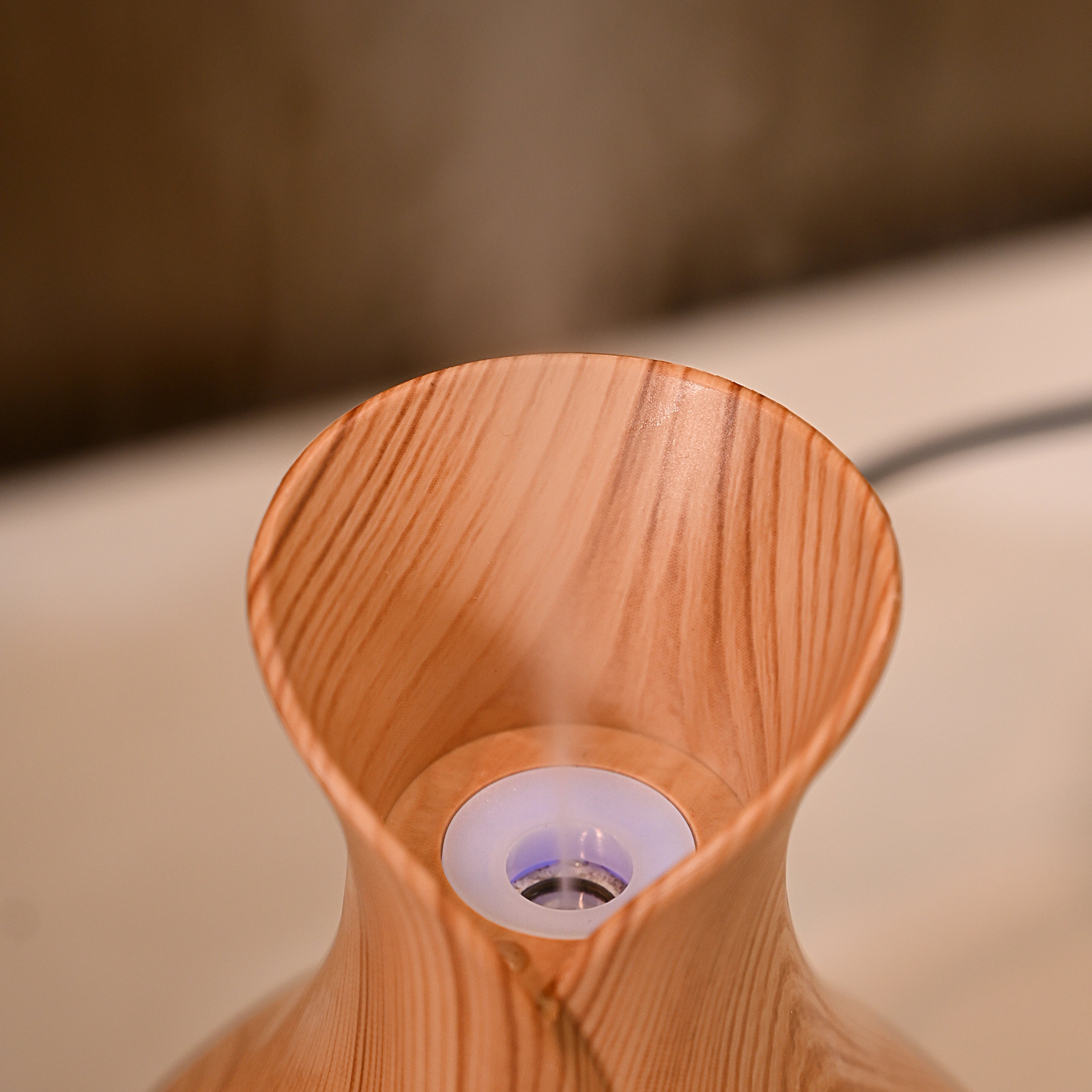 Ultrasonic Aroma Humidifier (with color-changing LED)