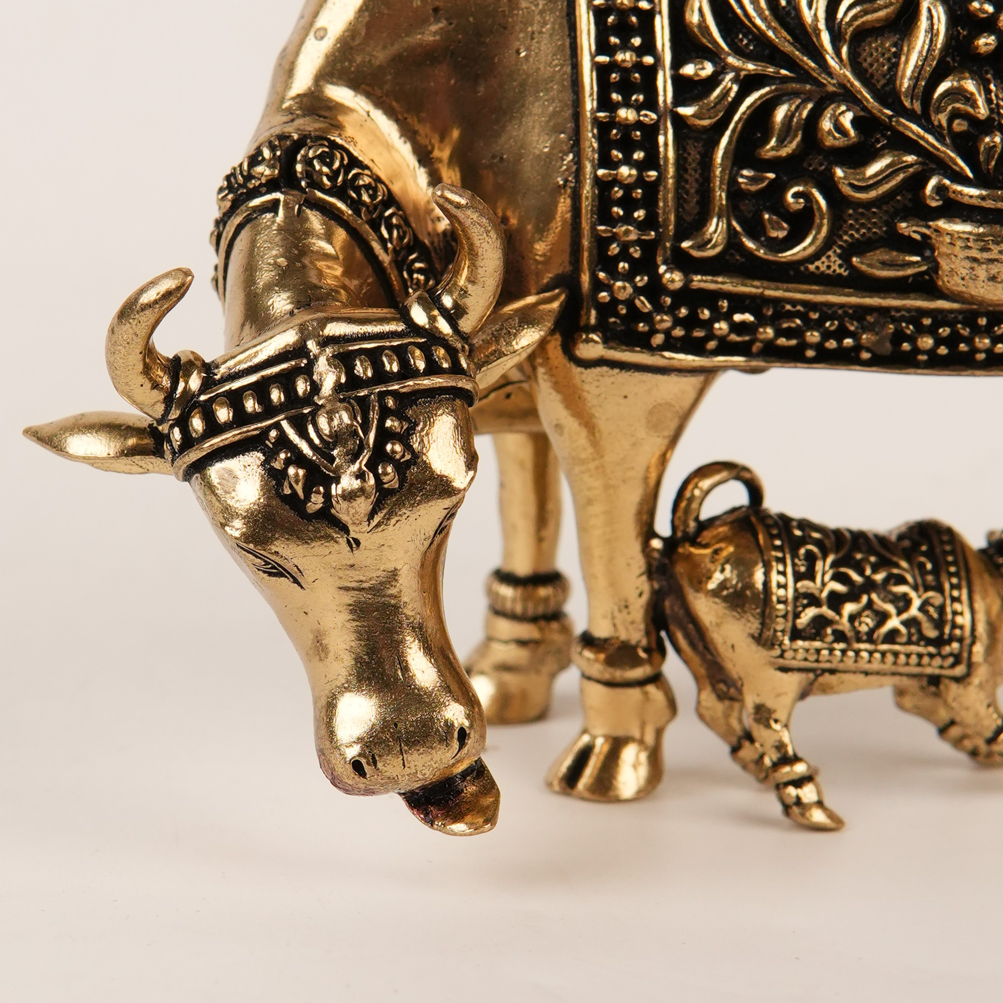 Kamdhenu Cow & Calf Brass Idol