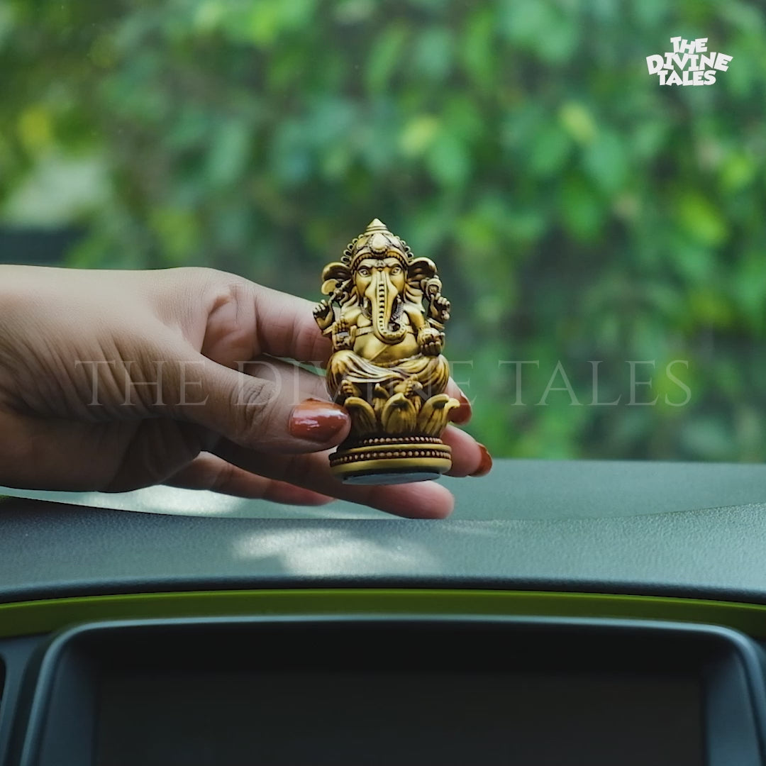 Siddhivinayak Ganesha Idol